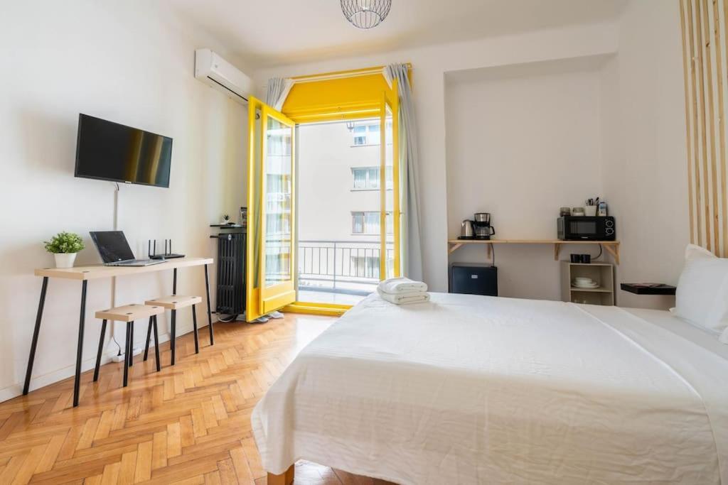Quiet And Classic With Cismigiu Park View Appartamento