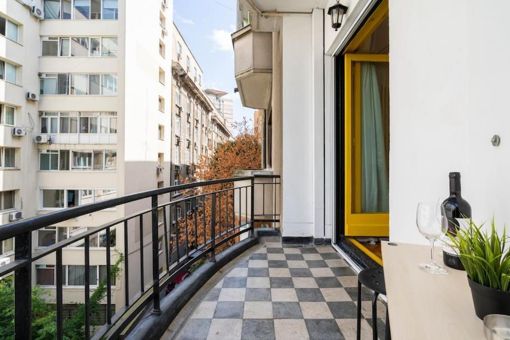 Quiet And Classic With Cismigiu Park View * Bucarest